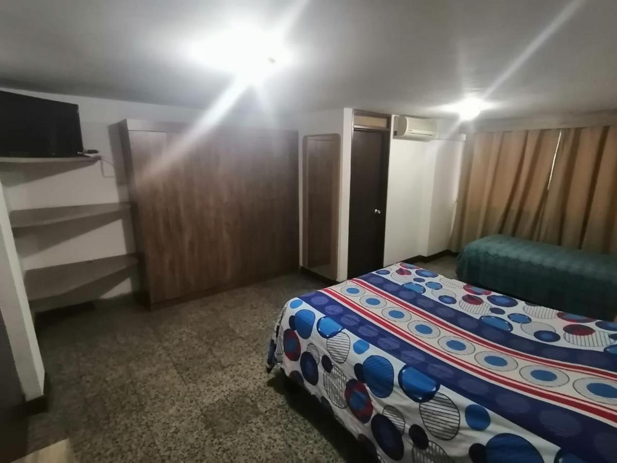 Hotel Del Oeste Кали Екстериор снимка
