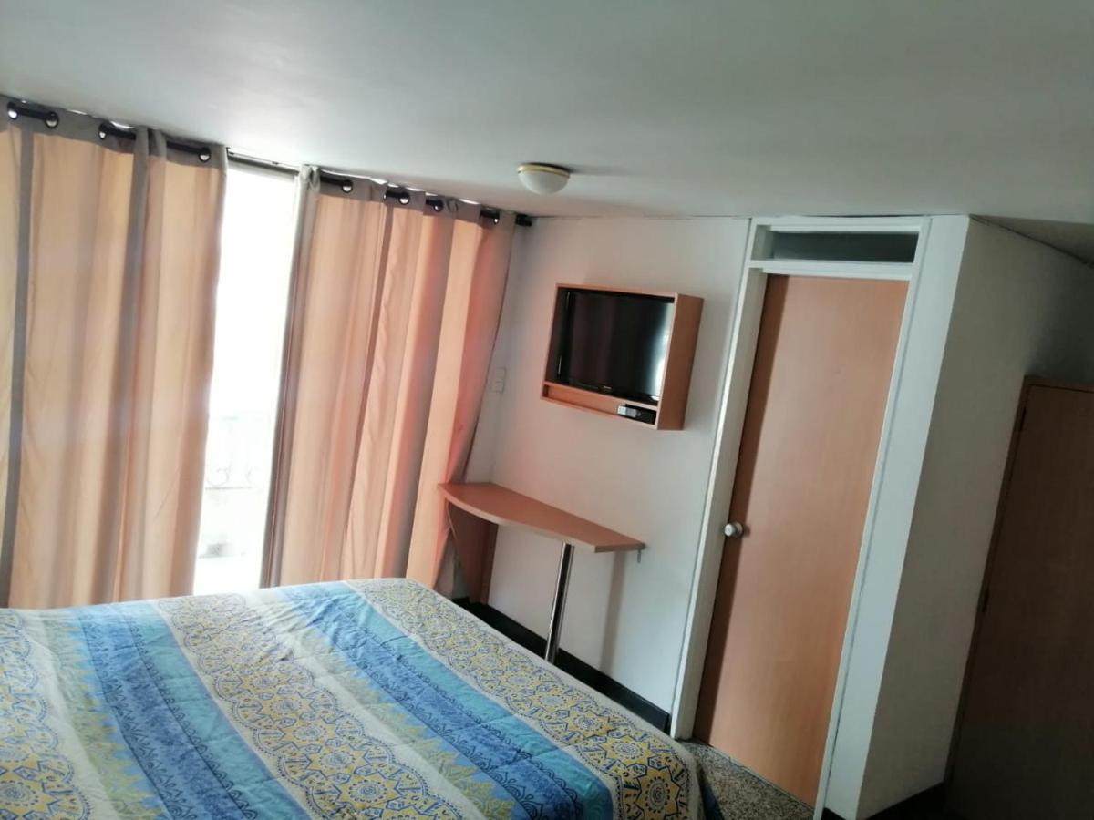 Hotel Del Oeste Кали Екстериор снимка