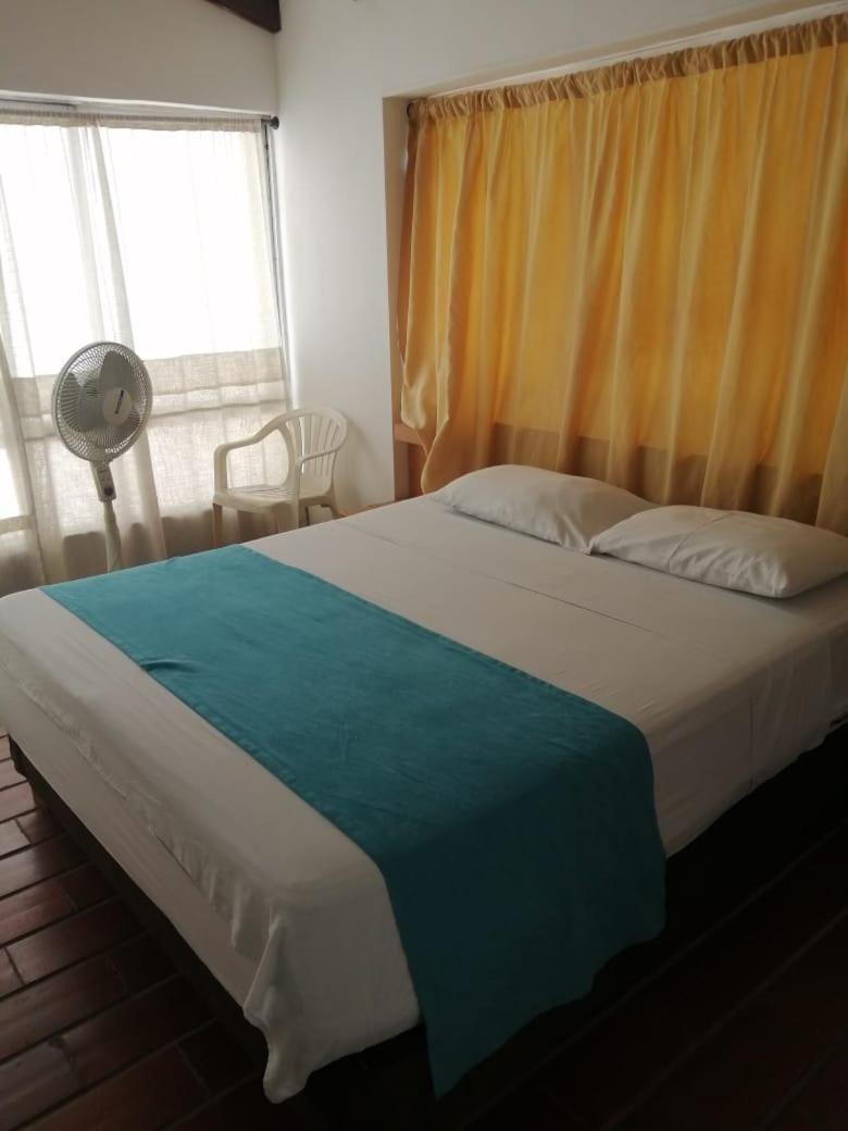 Hotel Del Oeste Кали Екстериор снимка