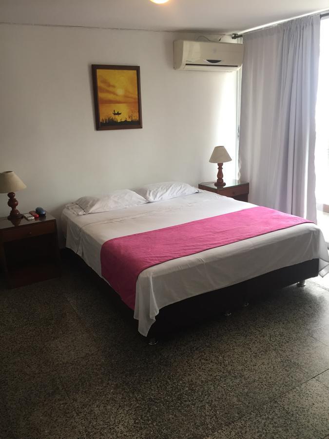 Hotel Del Oeste Кали Екстериор снимка